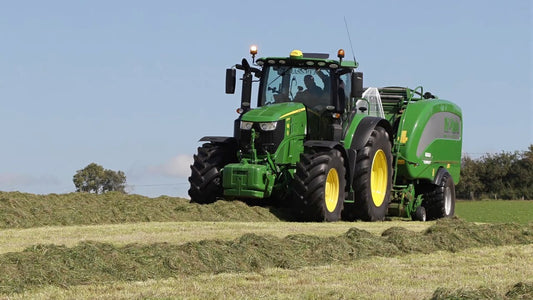 GRASSMEN TV - Doherty Farm Services Baling with the John Deere 6250R