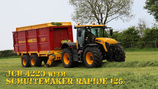 JCB Fastrac 4220 and Schuitemaker Rapide 125 Wagon